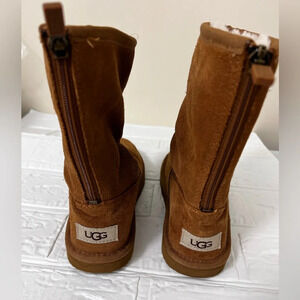 Kids UGG Classic Short II Size 13